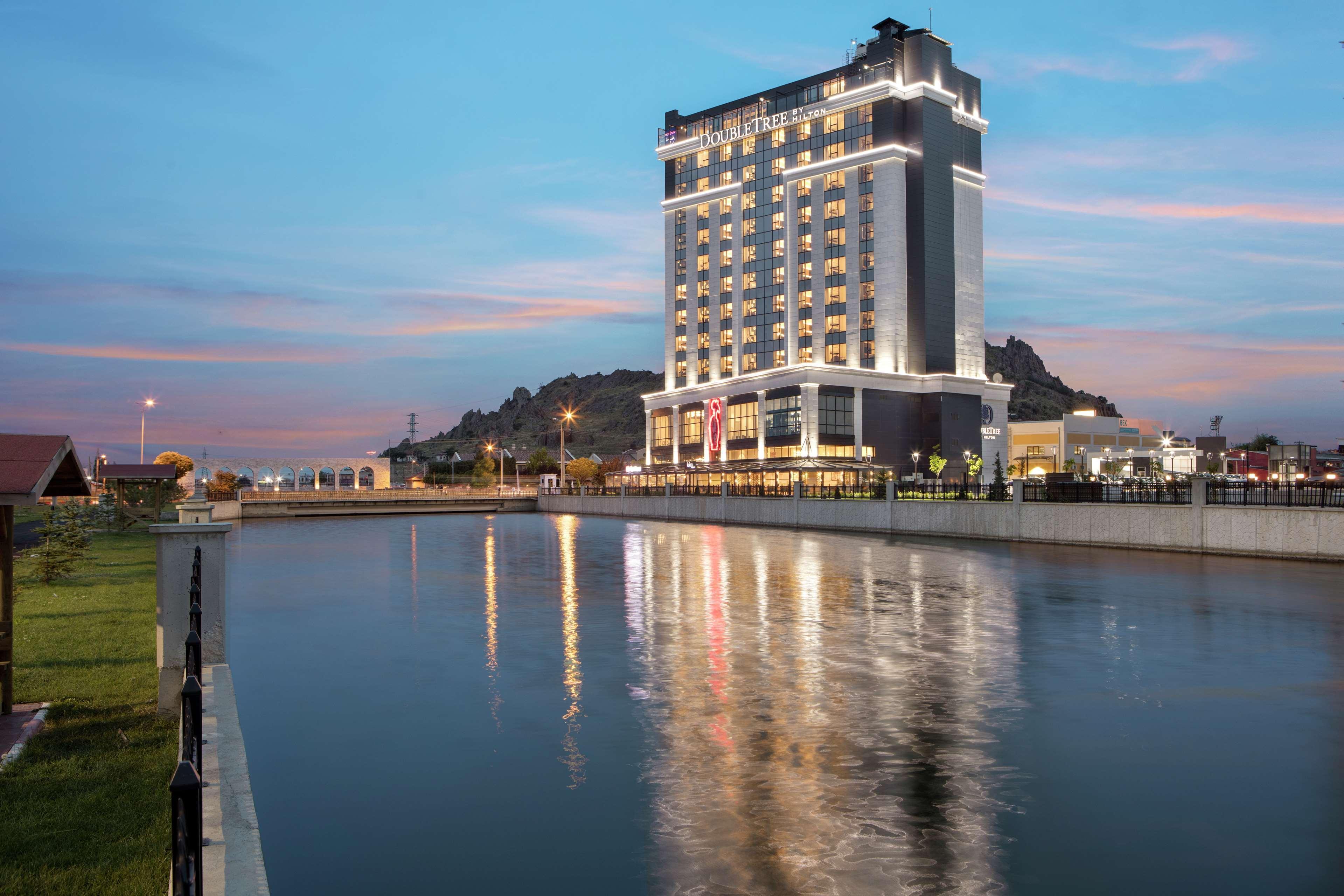 Doubletree By Hilton Afyonkarahisar Hotel Exterior photo